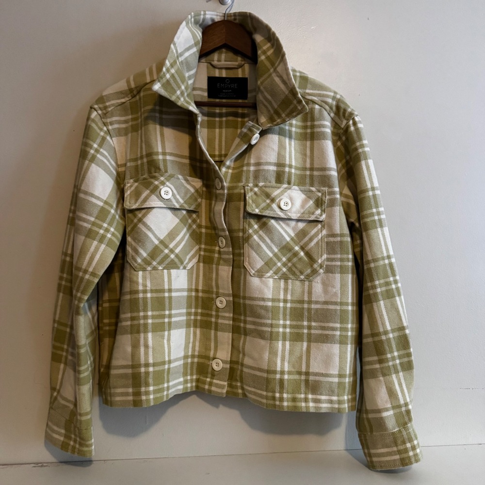 Empyre Women's M Sage Green White Plaid Cropped Shacket Fall Layers Cotton Blend